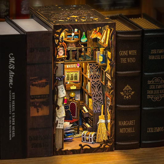 BOOK NOOK KIT - DIY - Magic Pharmacist - 282pc + LED Light