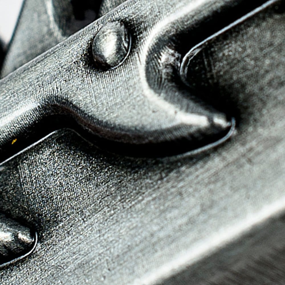 AAA Merchandise Warhammer 40,000 Bottle Opener Chaos Chainsword | Makochan