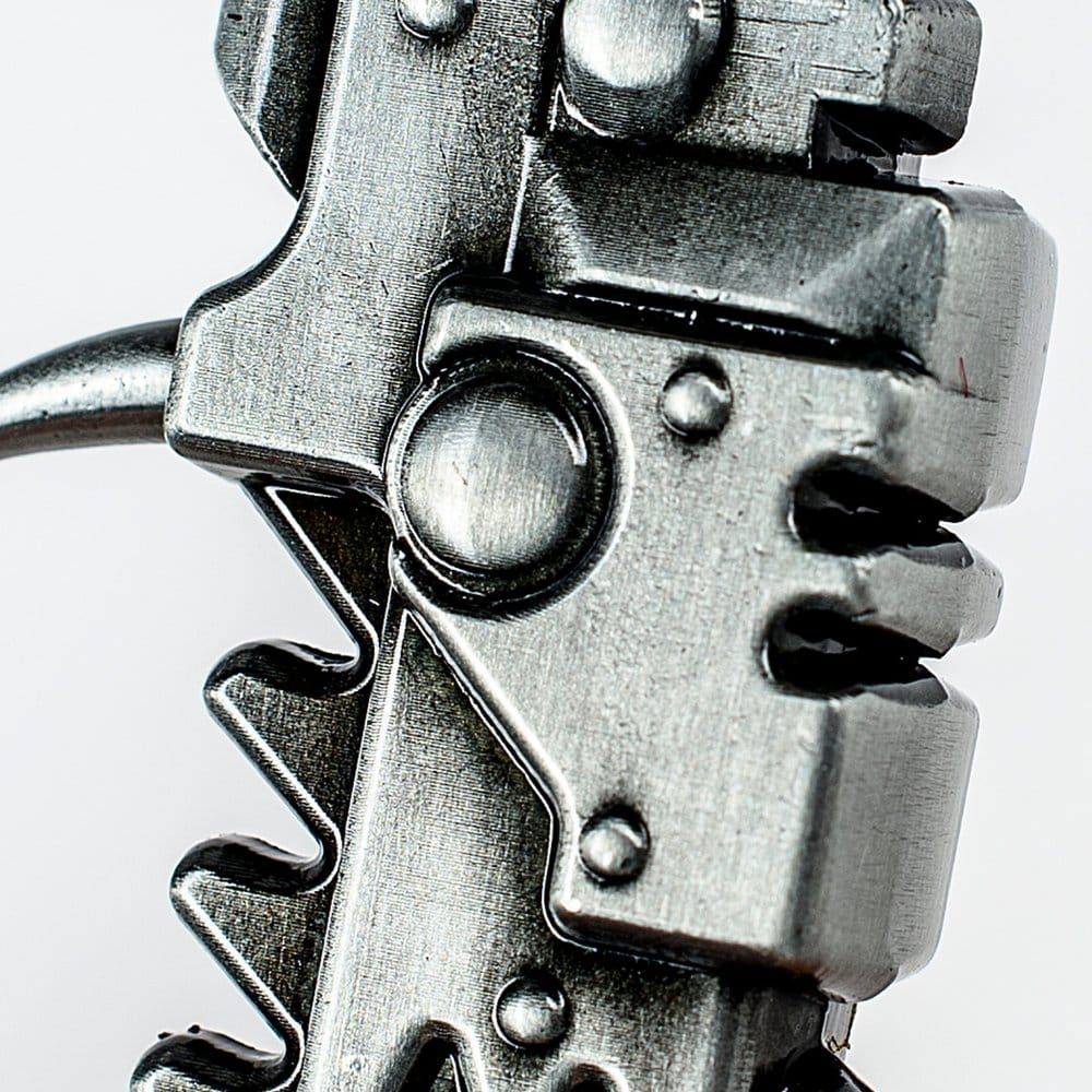 AAA Merchandise Warhammer 40,000 Bottle Opener Chaos Chainsword | Makochan