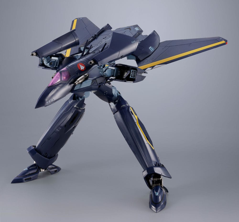 Bandai Tamashii Nations Macross 7 DX Chogokin Action Figure VF-17S Nightmare Stealthvalkyrie (Gamlin Kizaki use) 25 cm