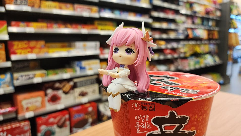 ClawsUp Goddess of Victory: Nikke Cup Noodle Holder PVC Statue Dorothy 9 cm | Makochan