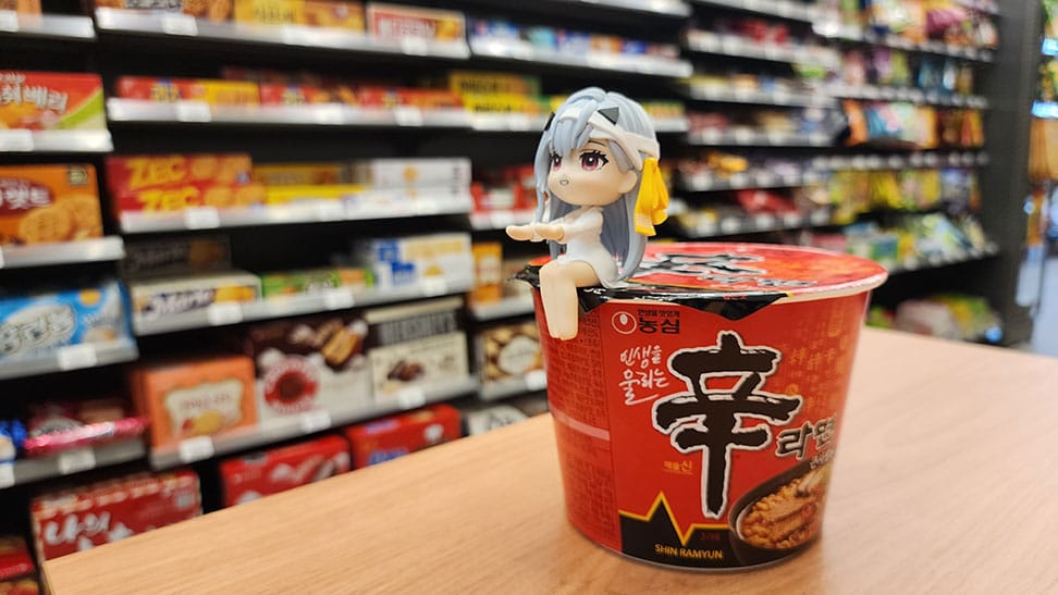 ClawsUp Goddess of Victory: Nikke Cup Noodle Holder PVC Statue Modernia 8 cm | Makochan