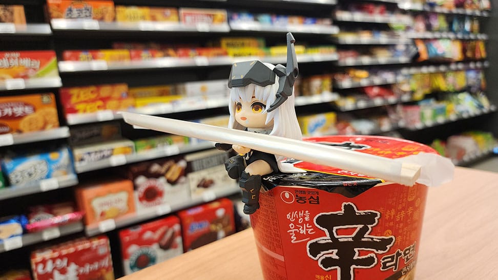 ClawsUp Goddess of Victory: Nikke Cup Noodle Holder PVC Statue Snow White 10 cm | Makochan