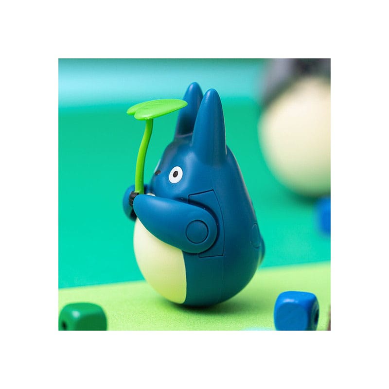 Semic My Neighbor Totoro Round Bottomed Figurine Mid Totoro with leaf 6 cm | Makochan