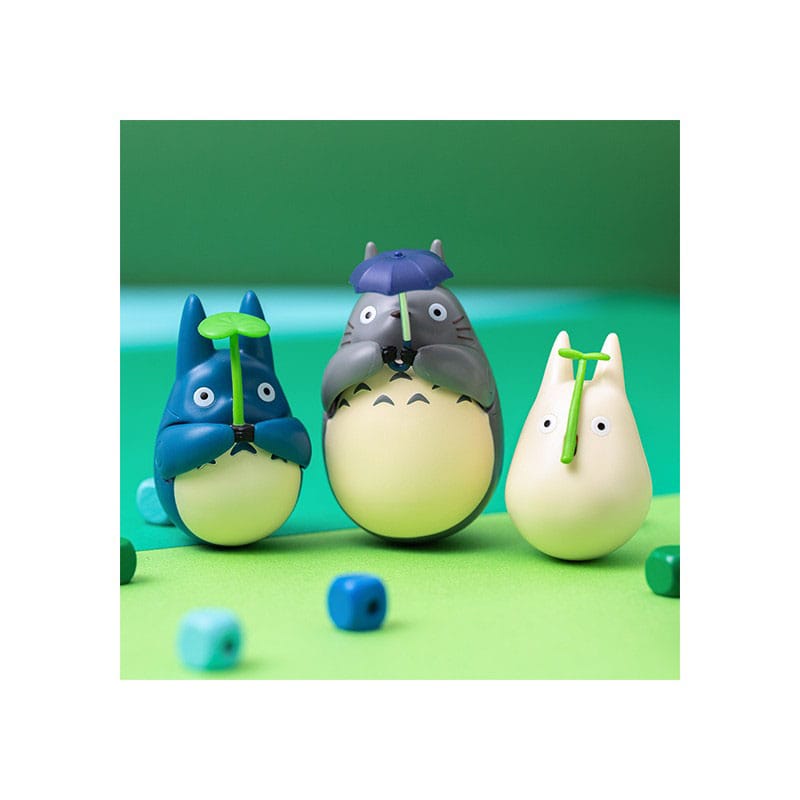 Semic My Neighbor Totoro Round Bottomed Figurine Mid Totoro with leaf 6 cm | Makochan