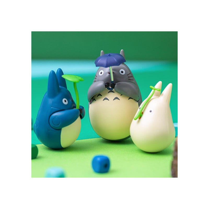 Semic My Neighbor Totoro Round Bottomed Figurine Mid Totoro with leaf 6 cm | Makochan