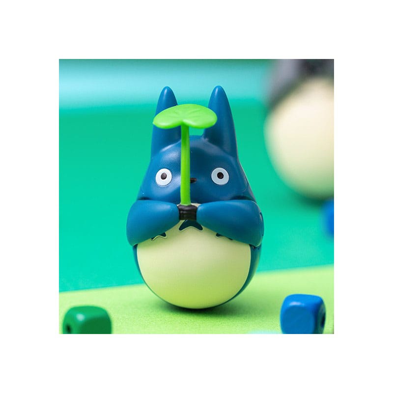 Semic My Neighbor Totoro Round Bottomed Figurine Mid Totoro with leaf 6 cm | Makochan