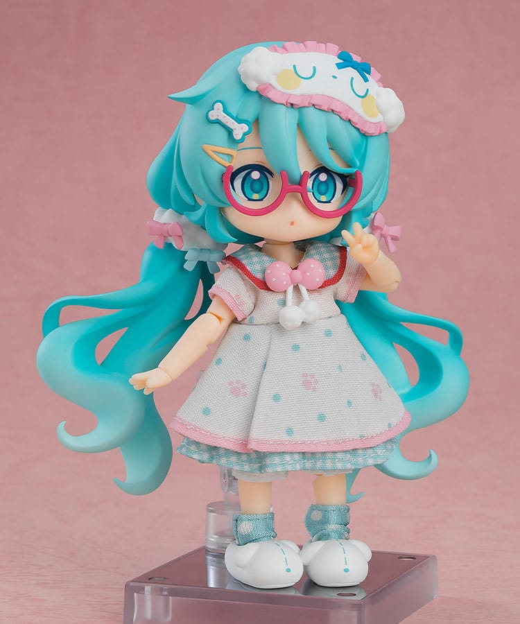 Good Smile Company Character Vocal Series 01: Hatsune Miku Nendoroid Doll Action Figure Hatsune Miku: Loungewear Outfit Ver
